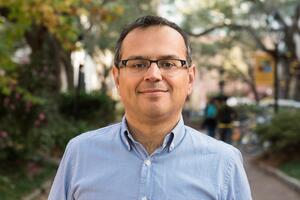 Nenad outside smiling