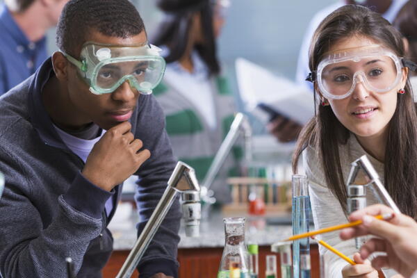 students working together in a chemistry lab