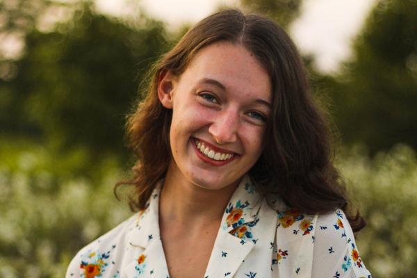 Amanda Murgel smiles at the camera 