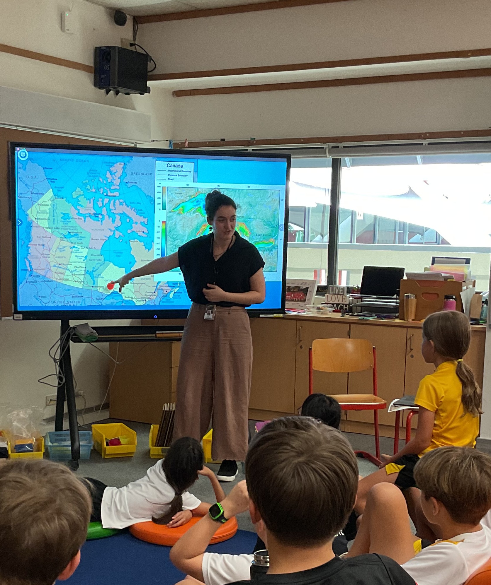 Gabrielle Pulver teaching a classroom